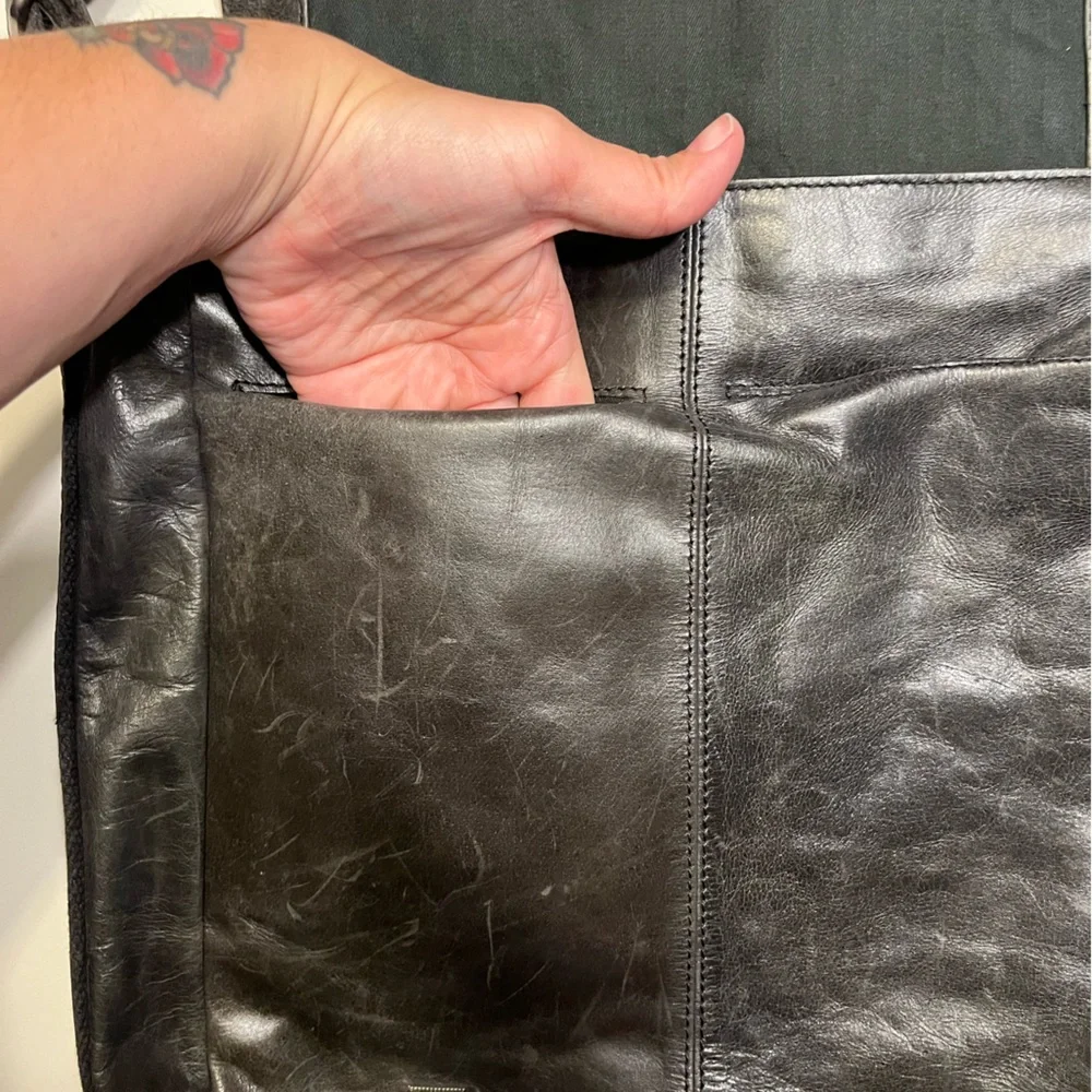 Fossil Brand large leather messenger bag